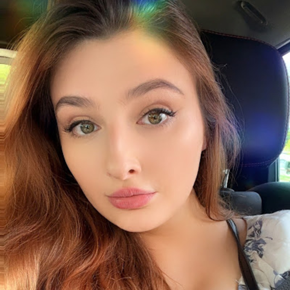 Meet your Posher, Alexandra